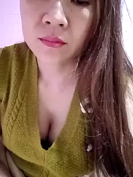 Snapshot of Lily-ross22 chatting on November 2025 07:44:02 AM Lily-ross22 online show from November 2025 07:44:02 AM