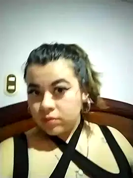 Snapshot of Reynpau19 chatting on December 2025 08:45:01 AM Reynpau19 online show from December 2025 08:45:01 AM