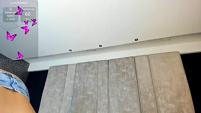 MelissaGill  online show from January 2026 11:47:01 AM