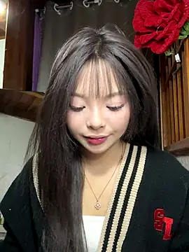 Yui-Ti online show from November 2025 02:18:01 PM