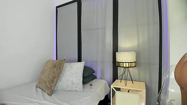 niicole steele  online show from March 2026 09:10:01 PM