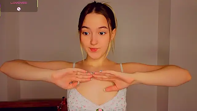 MarySparkl online show from November 2025 06:12:01 PM