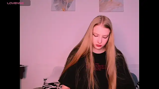 Snapshot of _Milana_Sparkl75_ chatting on January 2026 10:28:02 AM Milana Sparkl75 online show from January 2026 10:28:02 AM