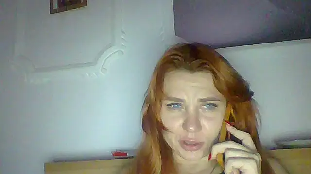 redfoxLaya online show from November 2025 10:58:02 PM