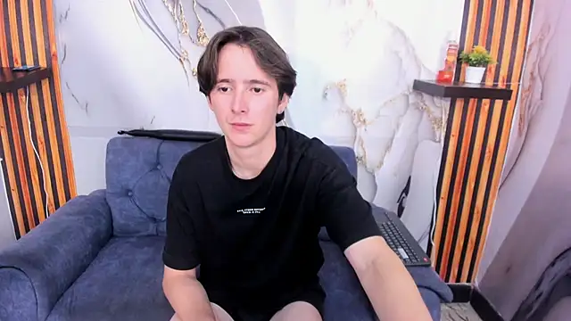 Aaron LatinMen2 online show from November 2025 03:40:01 AM