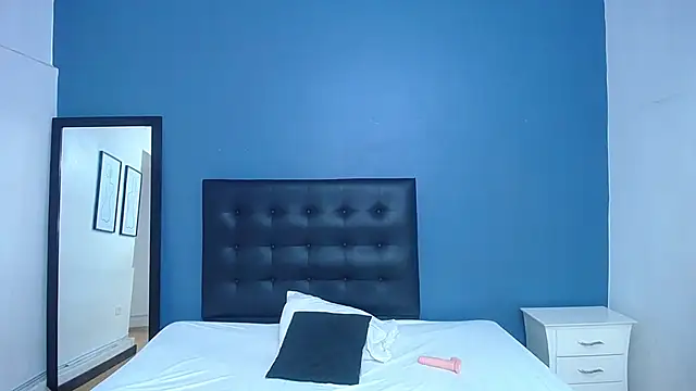 naughty bigass 18 online show from November 2025 06:41:02 PM