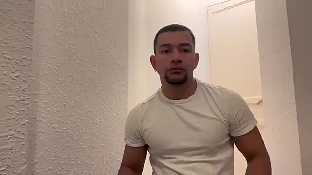 Snapshot of esleider12 chatting on December 2025 04:57:01 PM esleider12 online show from December 2025 04:57:01 PM