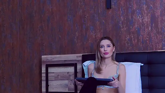 SilviaPastori online show from December 2025 06:07:02 AM