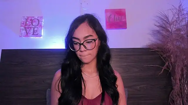 Klohewilliams  online show from January 2026 12:43:01 PM