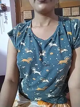 Snapshot of RASHMI_SHARMA9 chatting on June 2026 02:33:01 PM RASHMI SHARMA9 online show from June 2026 02:33:01 PM