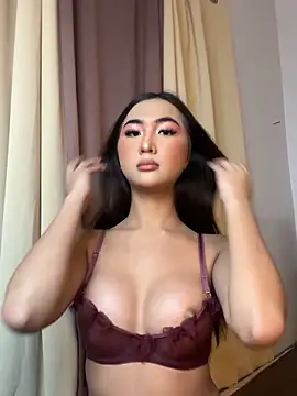 Diannellove online show from June 2026 04:44:01 PM