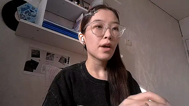 MollyTiger online show from November 2025 08:50:02 AM