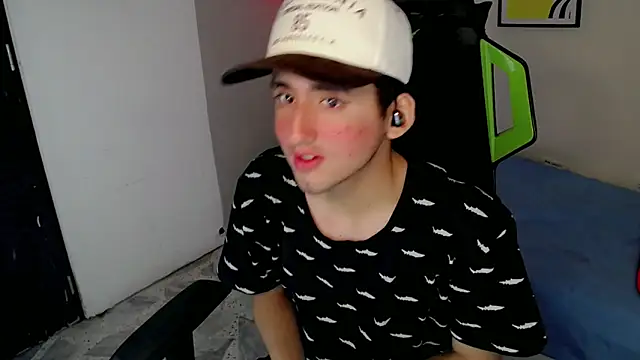 Snapshot of Fernan_flow chatting on November 2025 03:10:02 AM Fernan flow online show from November 2025 03:10:02 AM