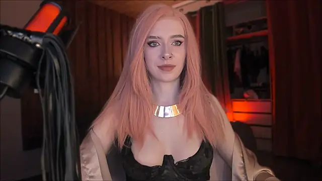 Snapshot of Mistress_Iris chatting on December 2025 06:27:02 PM Mistress Iris online show from December 2025 06:27:02 PM