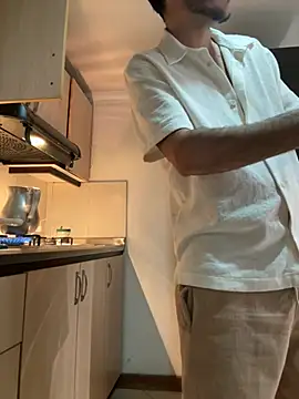 Snapshot of RicoValen chatting on February 2026 11:14:02 PM RicoValen online show from February 2026 11:14:02 PM