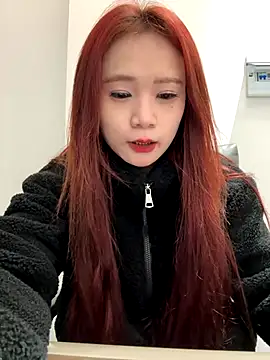 YYoom online show from November 2025 09:34:02 AM