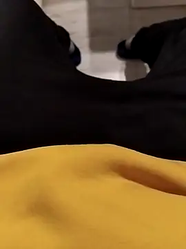 Snapshot of erdestruttor18 chatting on November 2025 03:57:02 PM erdestruttor18 online show from November 2025 03:57:02 PM