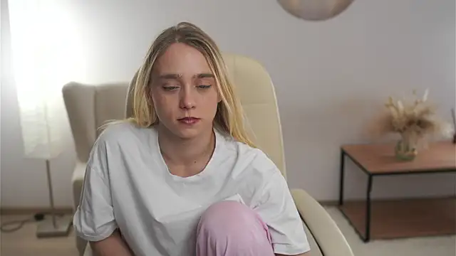 Snapshot of SharleneTaymon chatting on November 2025 09:00:02 AM SharleneTaymon online show from November 2025 09:00:02 AM