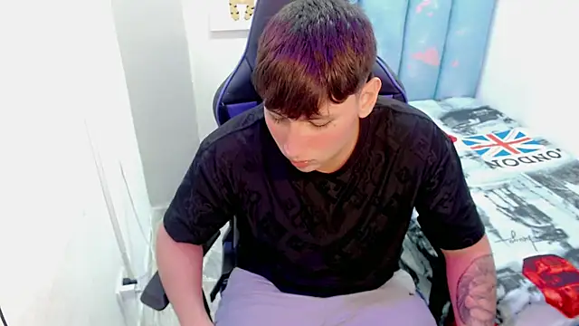 d moneyy  online show from November 2025 08:33:02 PM