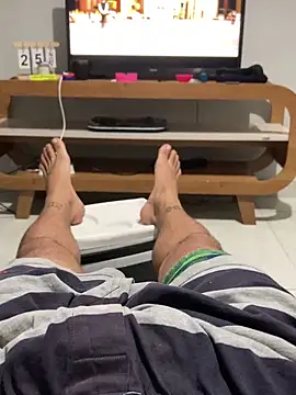 Snapshot of CARIIOCA_20cm chatting on November 2025 09:49:02 PM CARIIOCA 20cm online show from November 2025 09:49:02 PM