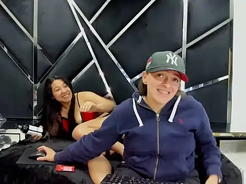 Alyssa Noah online show from December 2025 04:18:02 AM