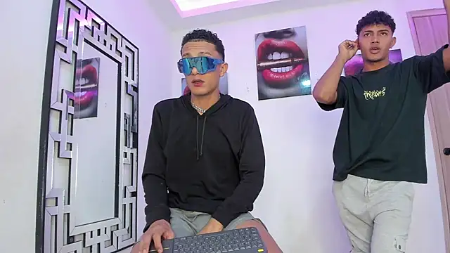 COUPLES BOYS online show from November 2025 07:22:02 AM