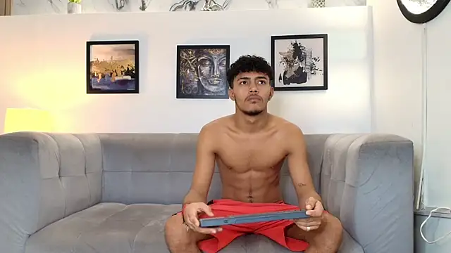 COUPLES BOYS online show from February 2026 01:15:02 AM