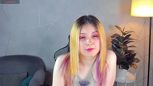 Diana Davis online show from November 2025 04:26:02 AM