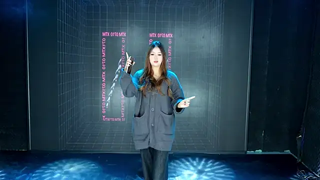 YIMO-002 online show from November 2025 04:37:01 AM