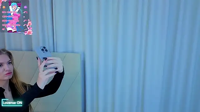 Snapshot of LaurieGutierrez chatting on February 2026 05:05:02 AM LaurieGutierrez online show from February 2026 05:05:02 AM