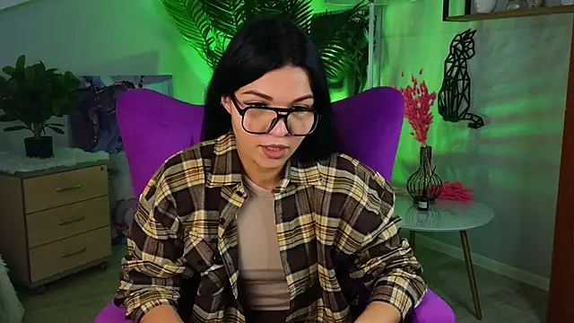 LulaMazzeo online show from December 2025 08:52:01 AM