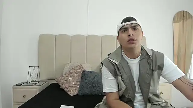 TomasANDalejo online show from December 2025 12:43:02 PM