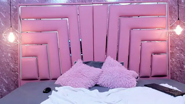 HOTTIE MIA  online show from December 2025 07:19:02 PM