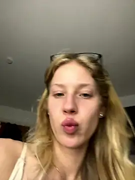 RosieLovexoxx online show from January 2026 04:55:01 PM