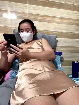 Hot Nova online show from December 2025 07:10:01 PM