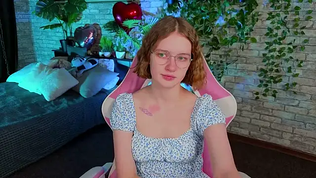 Mia Mooore online show from February 2026 01:26:02 PM