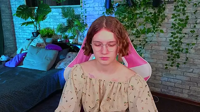 Mia Mooore online show from February 2026 01:09:02 PM