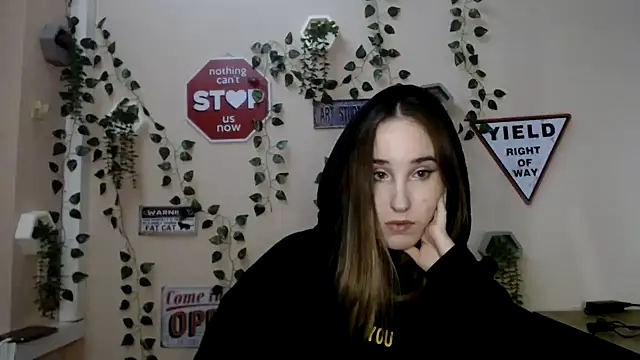 Moon  Lily online show from December 2025 02:55:01 PM