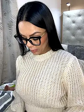 SofhiaTaylor online show from January 2026 12:56:01 AM