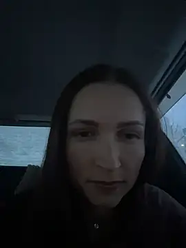 ZaraHill online show from December 2025 02:40:02 AM