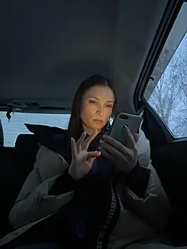 ZaraHill online show from January 2026 02:46:02 AM