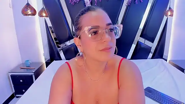 MHONIKBELUCCI online show from April 2026 10:34:02 PM