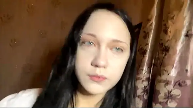 Snapshot of ZeeHope chatting on December 2025 01:09:02 PM ZeeHope online show from December 2025 01:09:02 PM