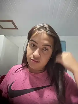 Snapshot of larysinha chatting on April 2026 06:05:02 AM larysinha online show from April 2026 06:05:02 AM