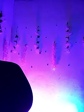 Emy cutee online show from January 2026 12:43:01 PM