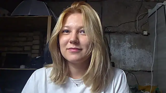 ShinyJules online show from August 2026 08:38:01 AM