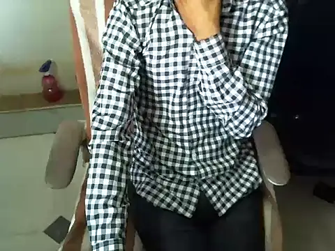 TwinklyBasket897 online show from December 2025 05:05:01 AM