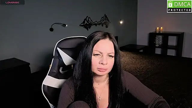 Snapshot of BettyMoon1 chatting on November 2025 10:19:01 AM BettyMoon1 online show from November 2025 10:19:01 AM