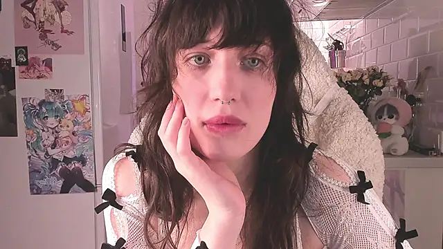 Snapshot of MePretty chatting on December 2024 02:33:02 AM MePretty online show from December 2024 02:33:02 AM