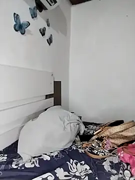 Snapshot of Emely_kis_ chatting on December 2025 03:32:02 PM Emely kis online show from December 2025 03:32:02 PM